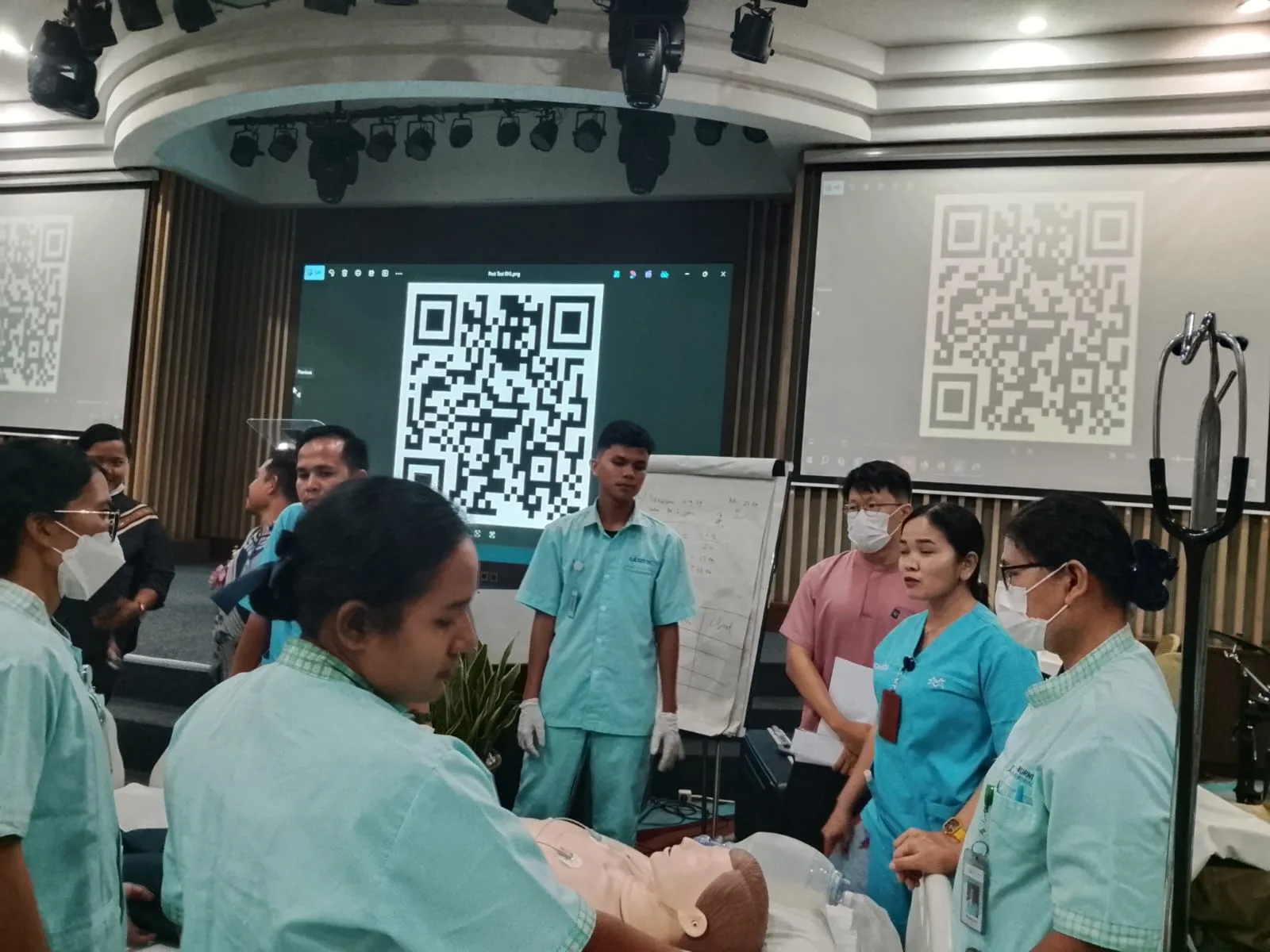 Pelatihan Bantuan Hidup Lanjut & Code Blue