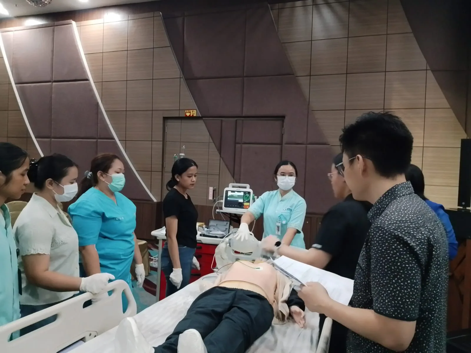 Pelatihan Bantuan Hidup Lanjut & Code Blue