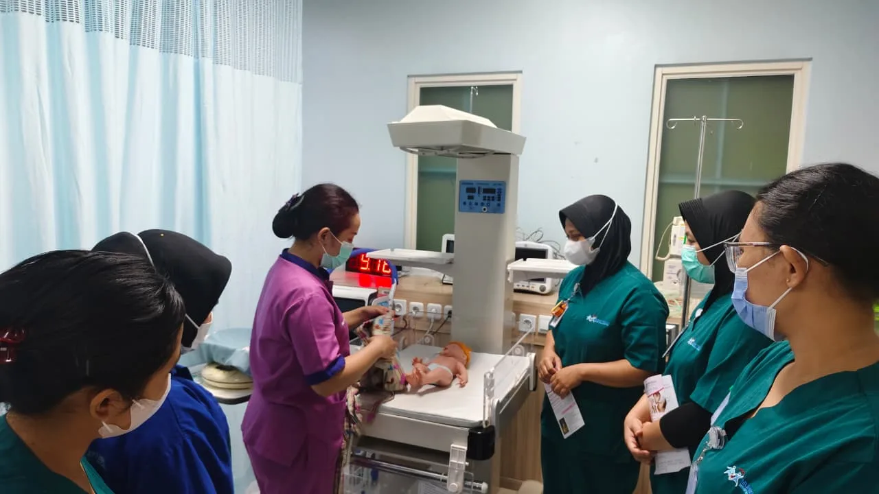 Pelatihan Penatalaksanaan Pasien PICU NICU bagi Perawat